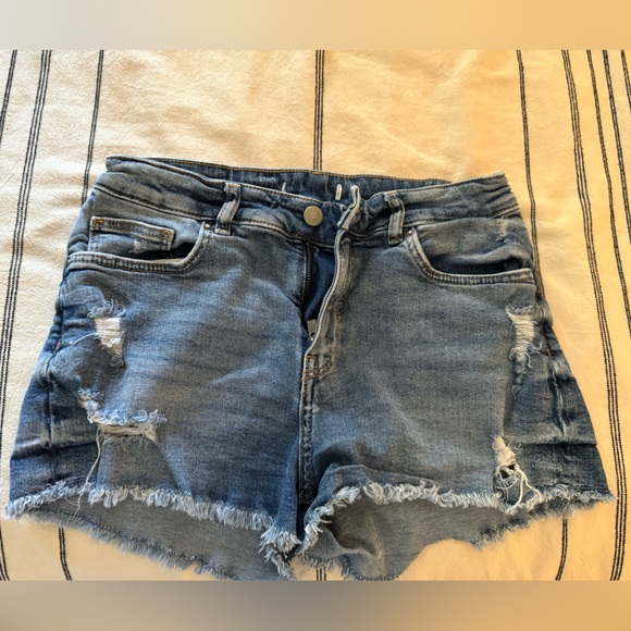 Shorts - Picture 1 of 2